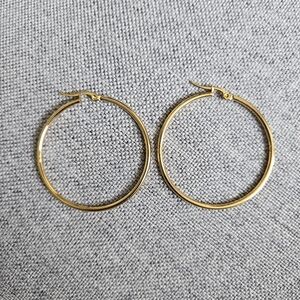 Brand new accessory gold hoop earrings
